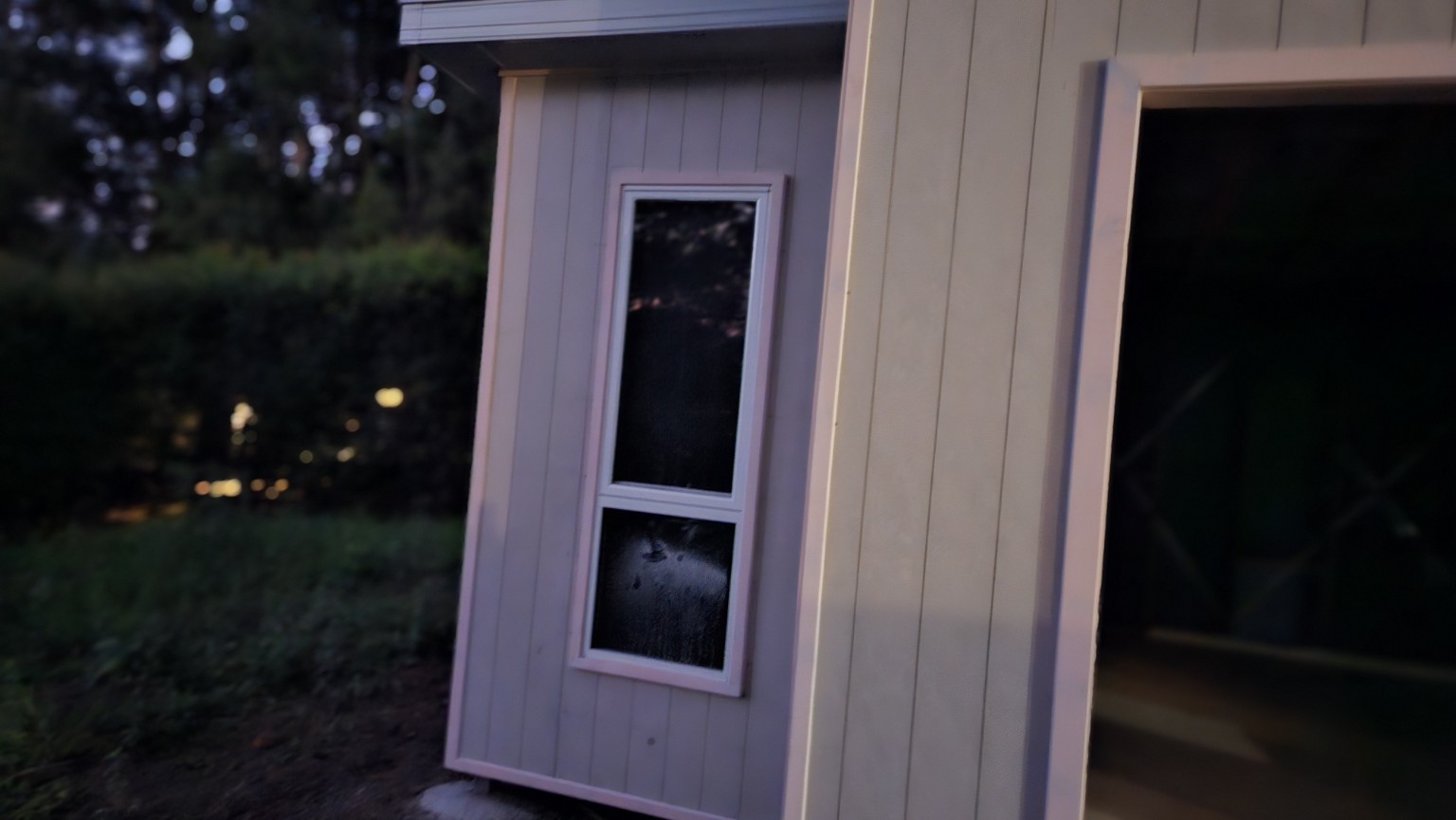 Erina Heights garage — Vertical cladding and window detail