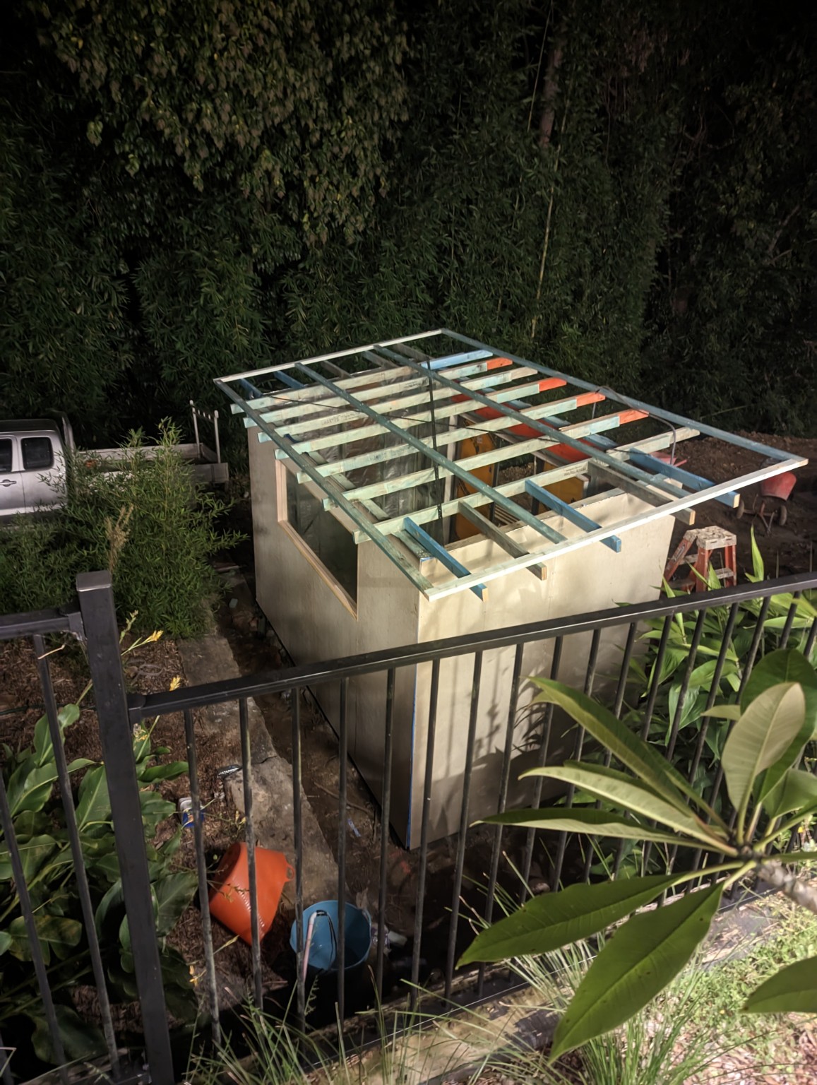 Lisarow portable office roof framing and external wall construction