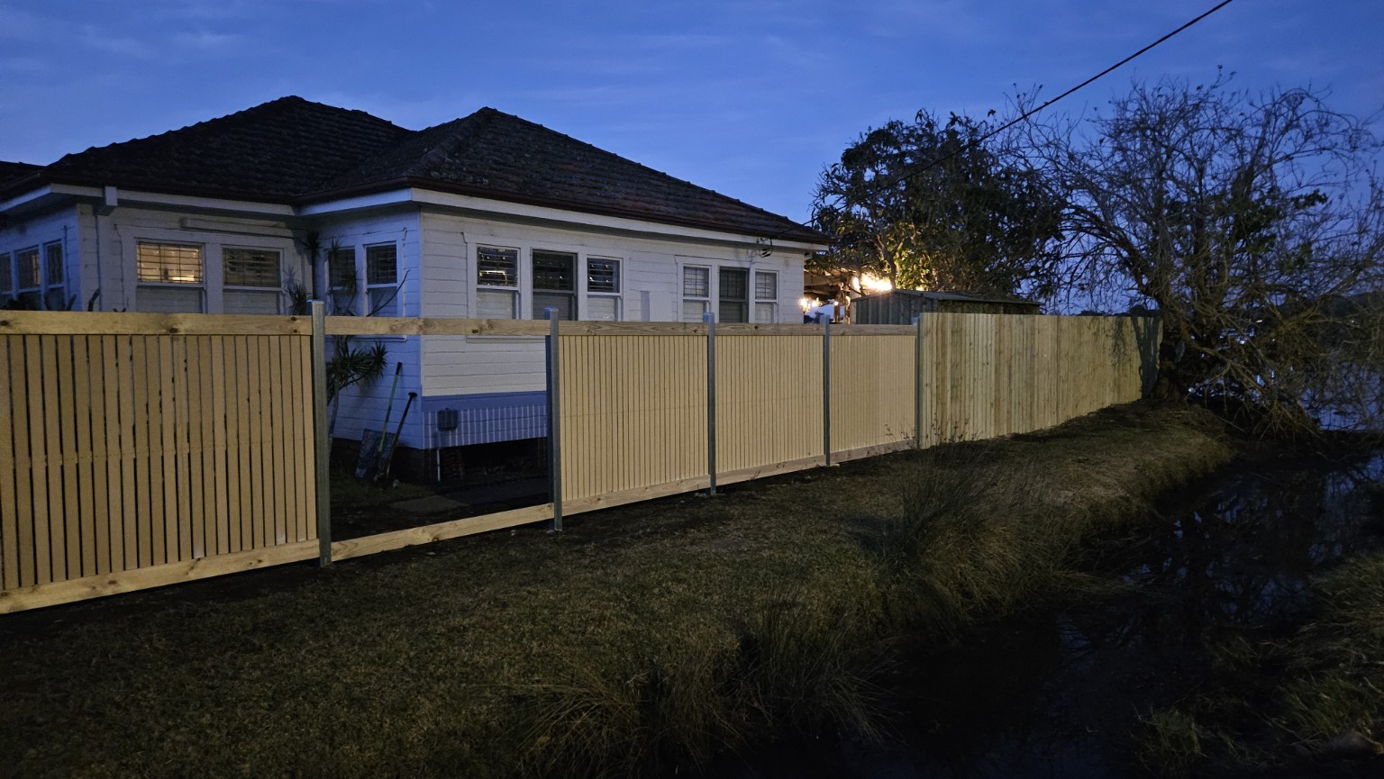 Custom timber fence at Point Clare, Central Coast NSW — project photograph 1